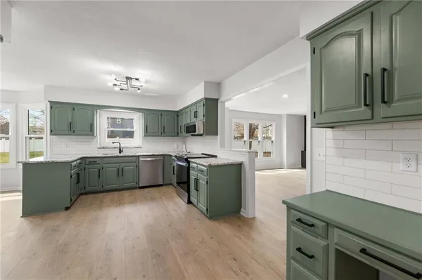 $490,000 | 1413 South Sheridan Bridge Circle, Olathe, KS 66062