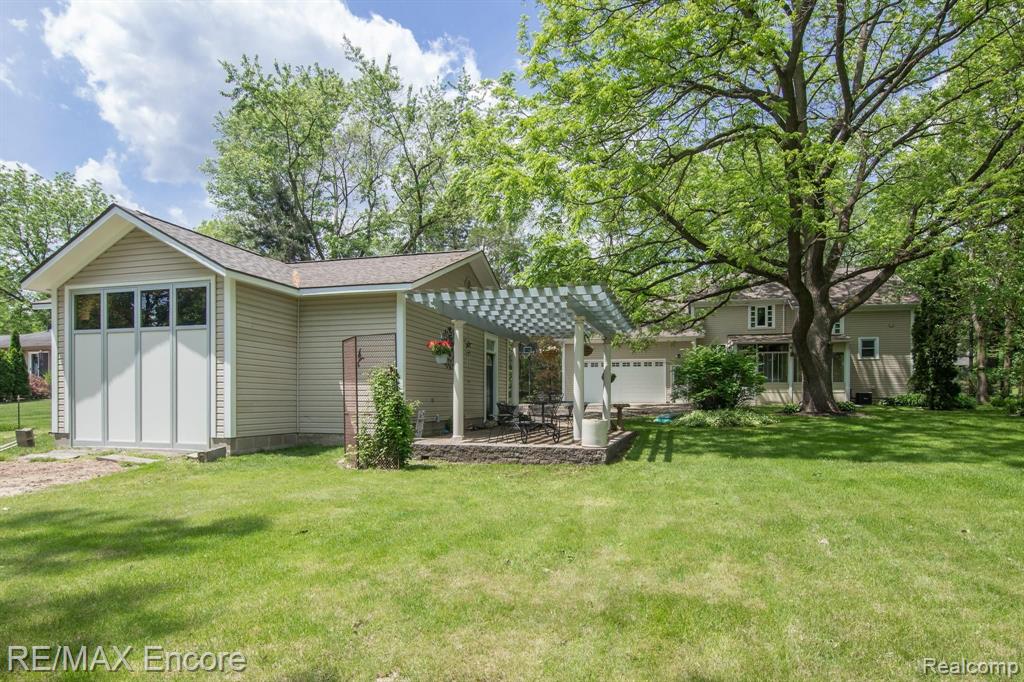 2645 Hickory Lawn Road Rochester Hills, MI 48307 - Photo 34 of 39