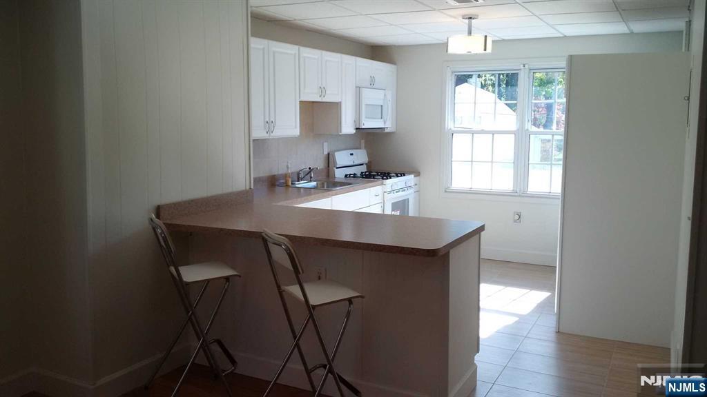 196 Rock Road, Unit 2B Glen Rock, NJ 07452 - Photo 8 of 22 Gallery Image 8