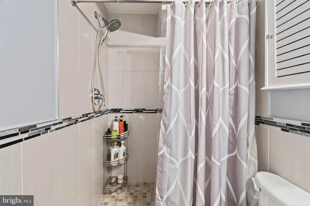 $2,750 | 2115 Carpenter Street, Unit 1, Philadelphia, PA 19146