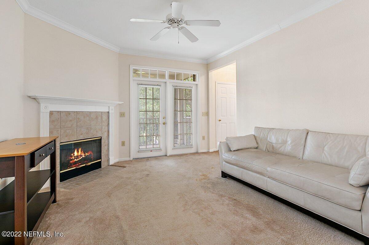 10901 Burnt Mill Road, Unit 1506 Jacksonville, FL 32256 - Photo 4 of 18 Living Room (43)