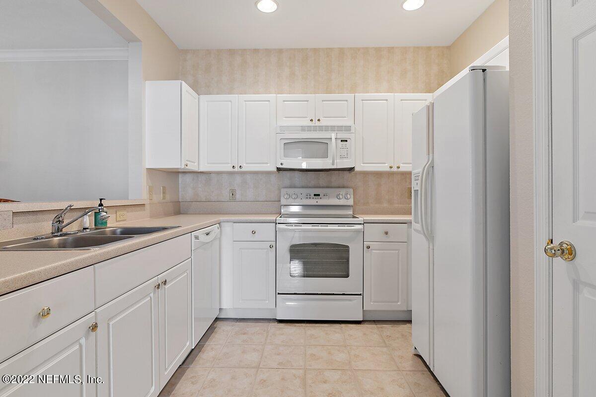 10901 Burnt Mill Road, Unit 1506 Jacksonville, FL 32256 - Photo 6 of 18 Kitchen (60)