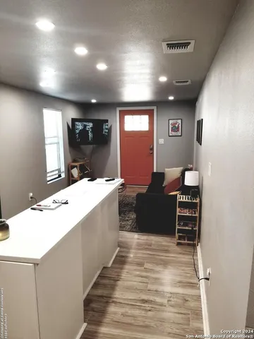 $1,400 | 226 Victor Street, San Antonio, TX 78209