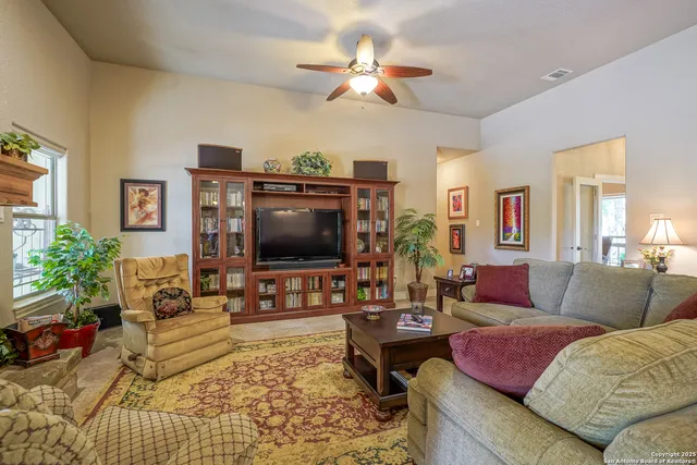 $610,000 | 569 Rose Branch Drive, La Vernia, TX 78121