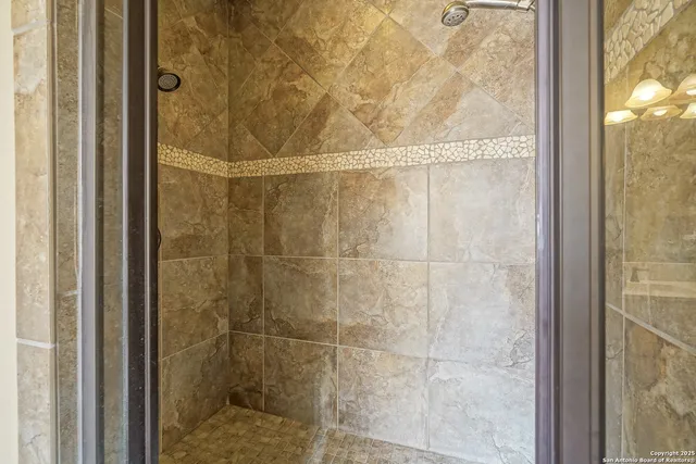 $610,000 | 569 Rose Branch Drive, La Vernia, TX 78121