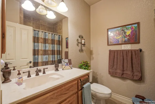 $610,000 | 569 Rose Branch Drive, La Vernia, TX 78121