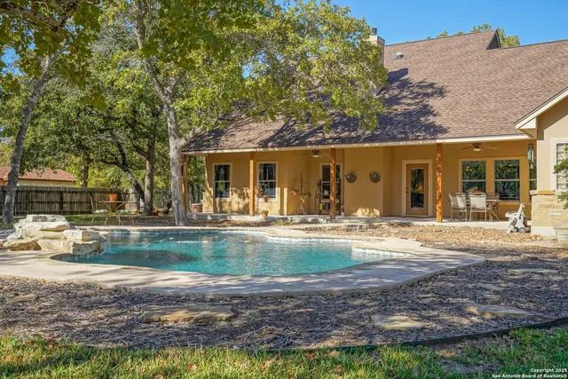 $610,000 | 569 Rose Branch Drive, La Vernia, TX 78121