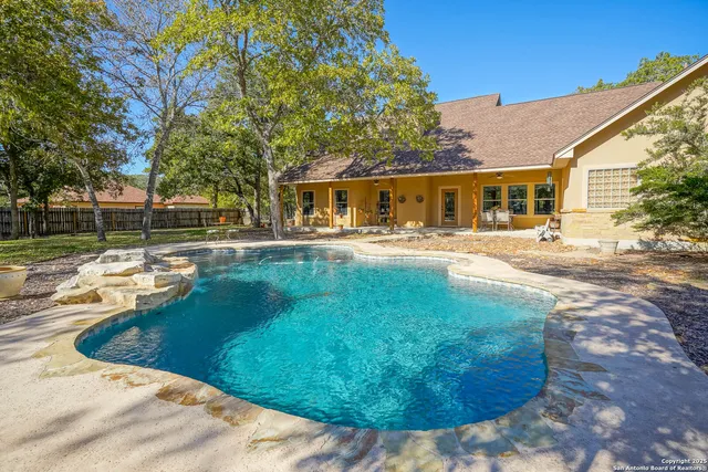 $610,000 | 569 Rose Branch Drive, La Vernia, TX 78121