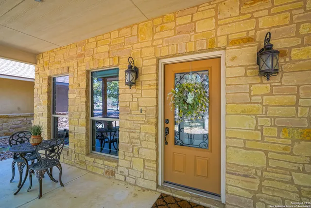 $610,000 | 569 Rose Branch Drive, La Vernia, TX 78121