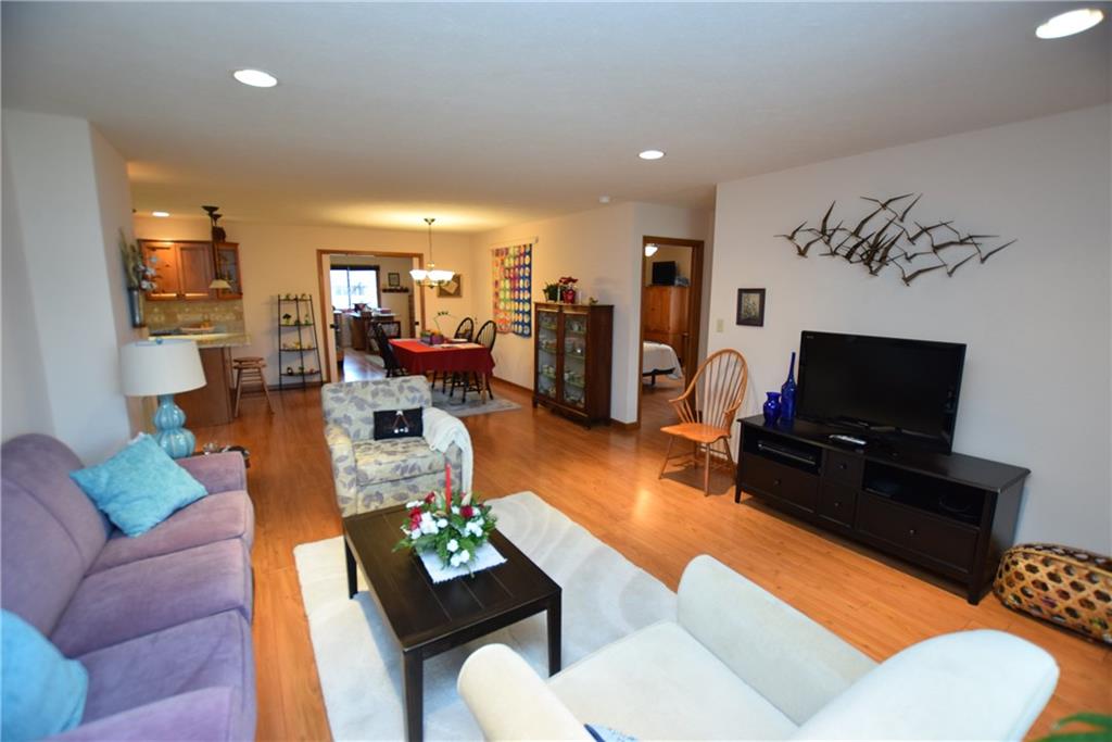 126 Warwick Way Pendleton, IN 46064 - Photo 4 of 27