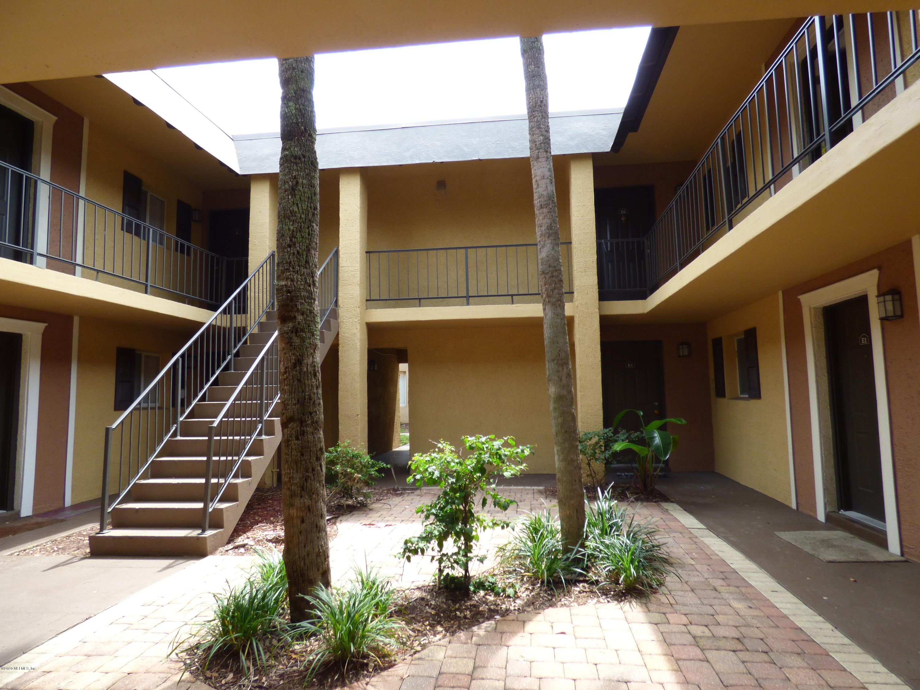 355 Monument Road, Unit 8 D2 Jacksonville, FL 32225 - Photo 2 of 19 a front view of a house