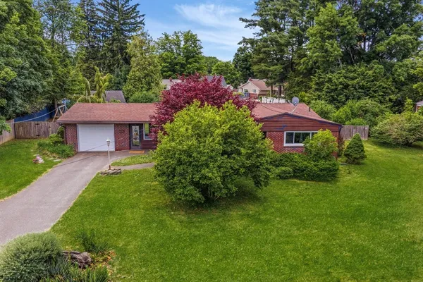 $389,000 | 6 Valley Lane, Easthampton, MA 01027