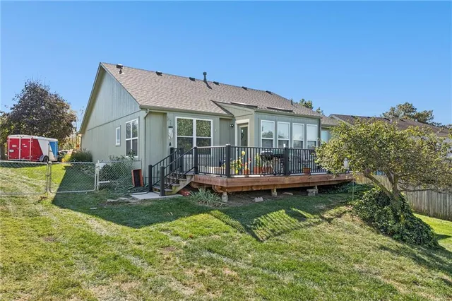 $310,000 | 8014 South Church Road, Pleasant Valley, MO 64068