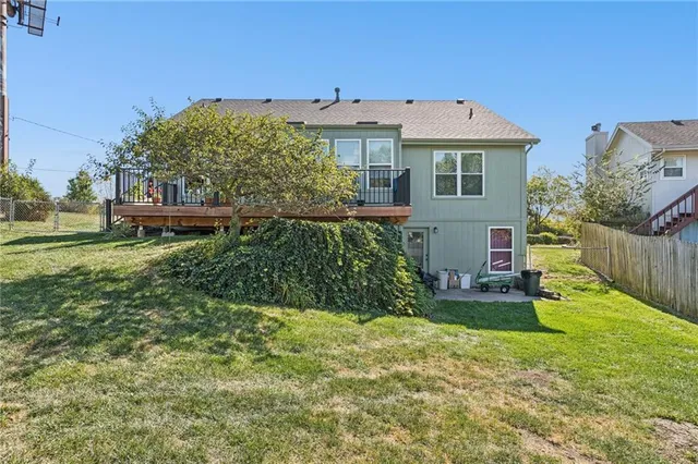 $310,000 | 8014 South Church Road, Pleasant Valley, MO 64068