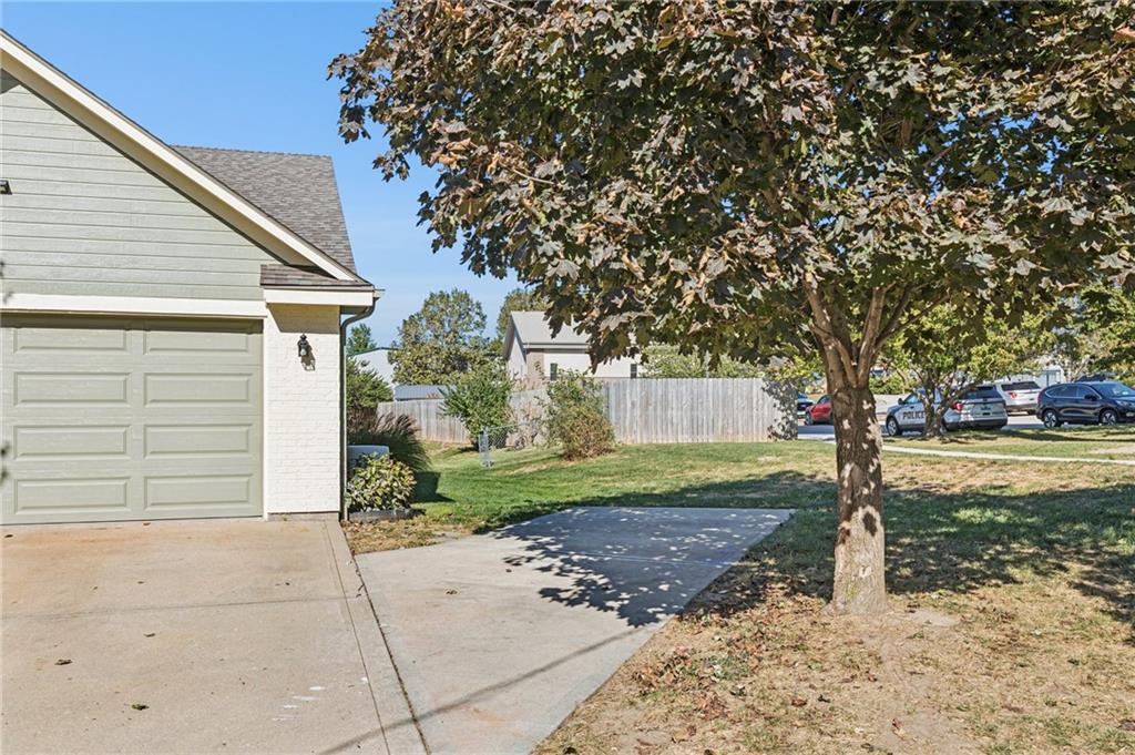 8014 South Church Road Pleasant Valley, MO 64068 - Photo 4 of 42