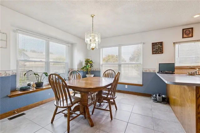 $310,000 | 8014 South Church Road, Pleasant Valley, MO 64068