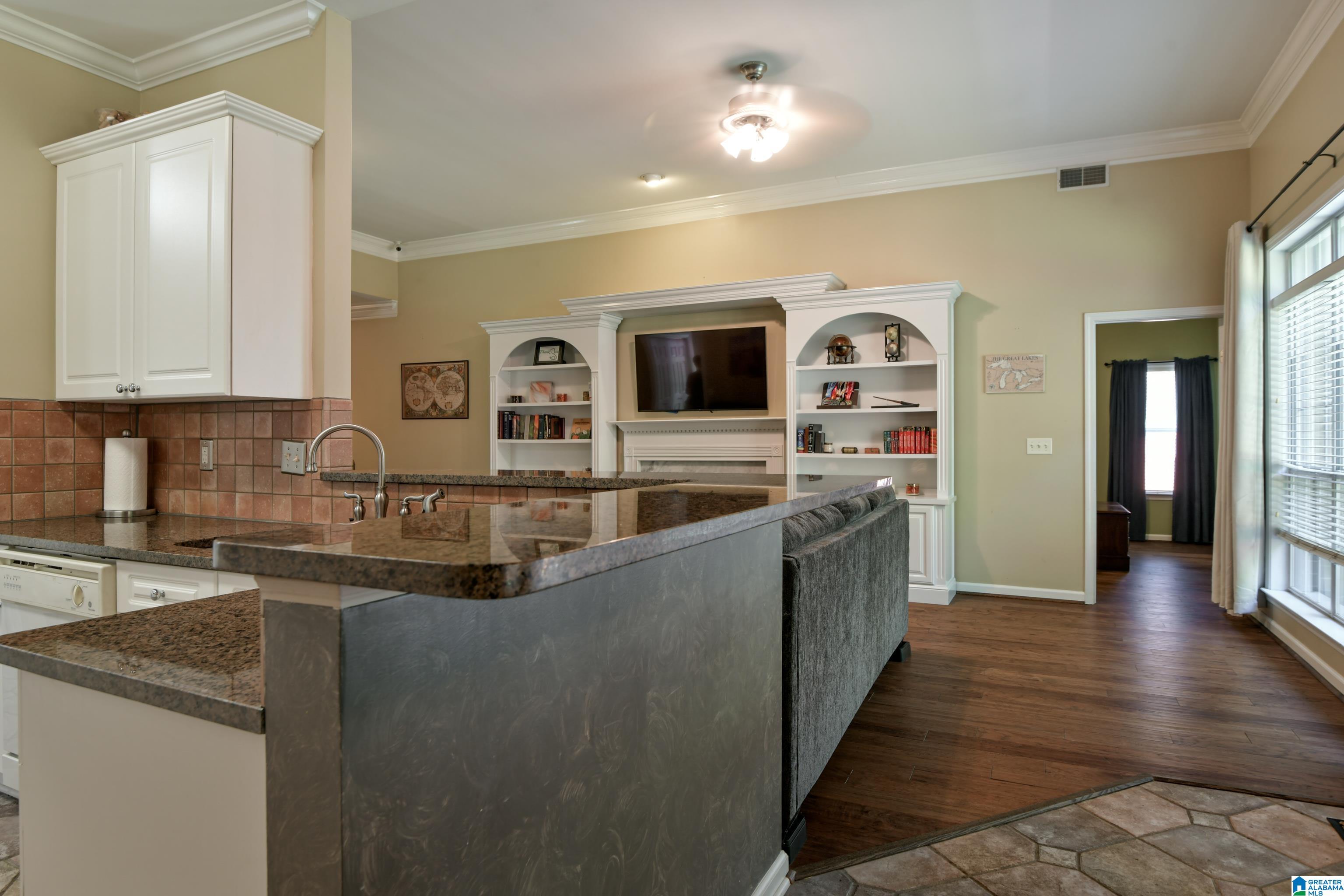 408 Enclave Circle Fultondale, AL 35068 - Photo 10 of 46