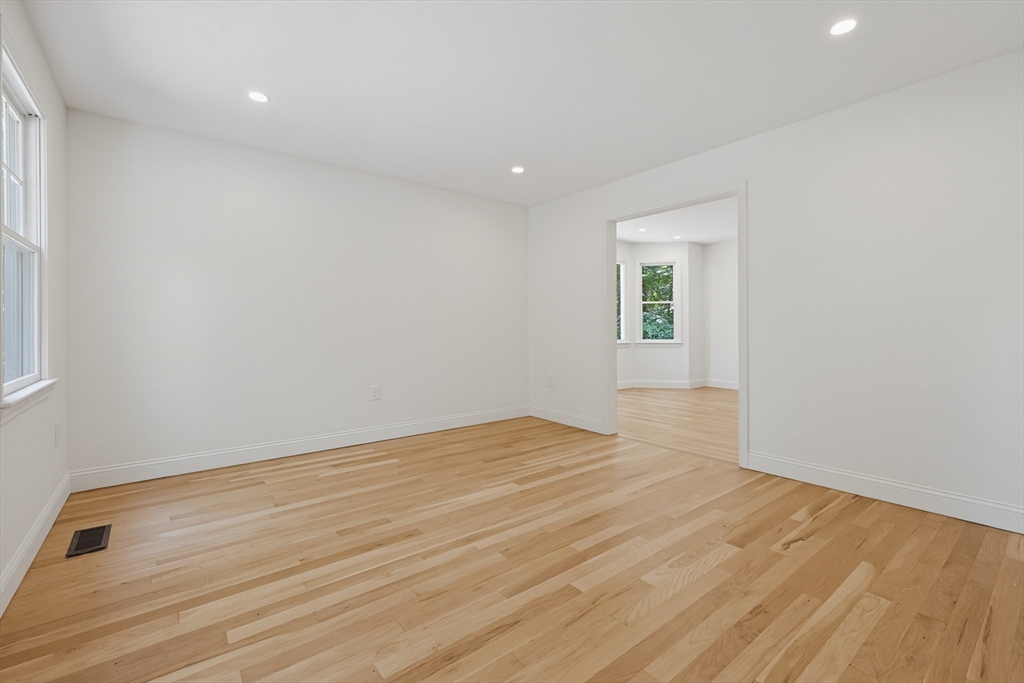 45 Baron Road Franklin, MA 02038 - Photo 9 of 42