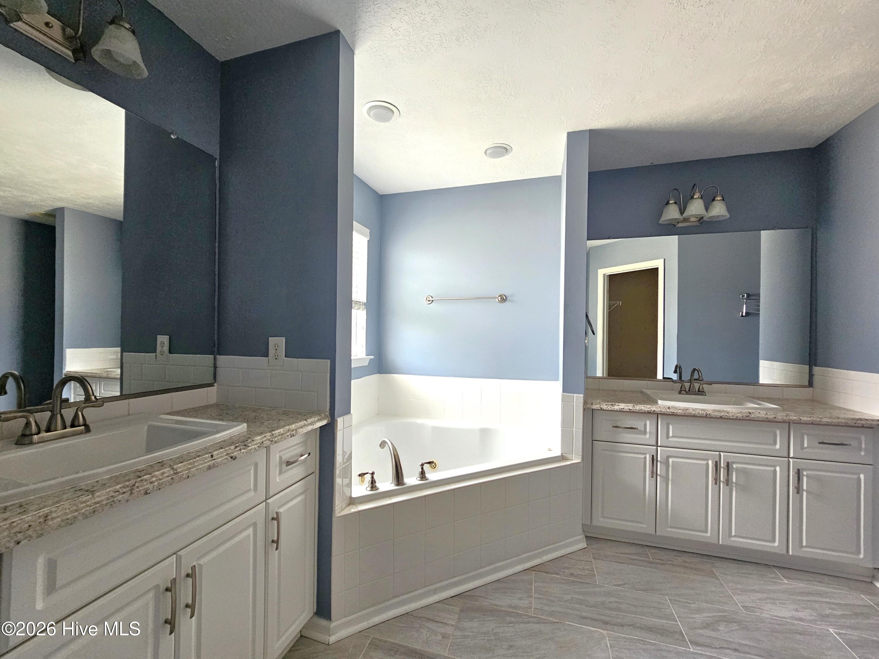 770 Michelle Court Grovetown, GA 30813 - Photo 11 of 20 Primary Bath