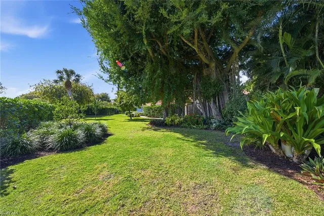 $3,490,000 | 721 Turkey Oak Lane, Naples, FL 34108