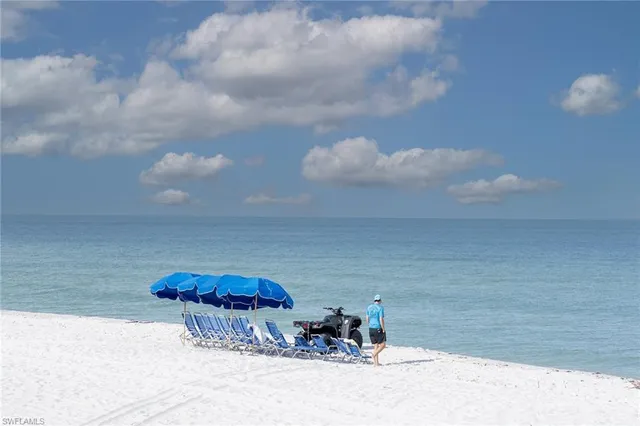 $3,490,000 | 721 Turkey Oak Lane, Naples, FL 34108