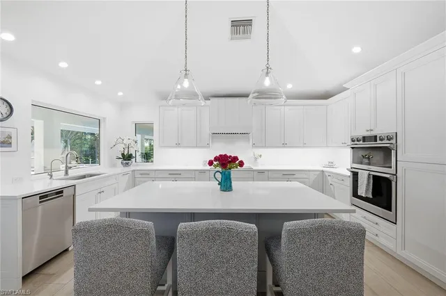 $3,490,000 | 721 Turkey Oak Lane, Naples, FL 34108