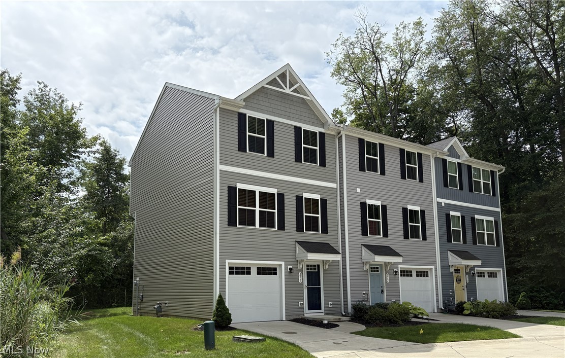 210 Raintree Lane Painesville, OH 44077 - Photo 1 of 20 210 Raintree Lane