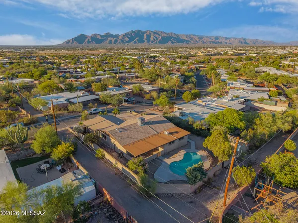 $459,900 | 2229 West Window Rock Drive, Tucson, AZ 85745