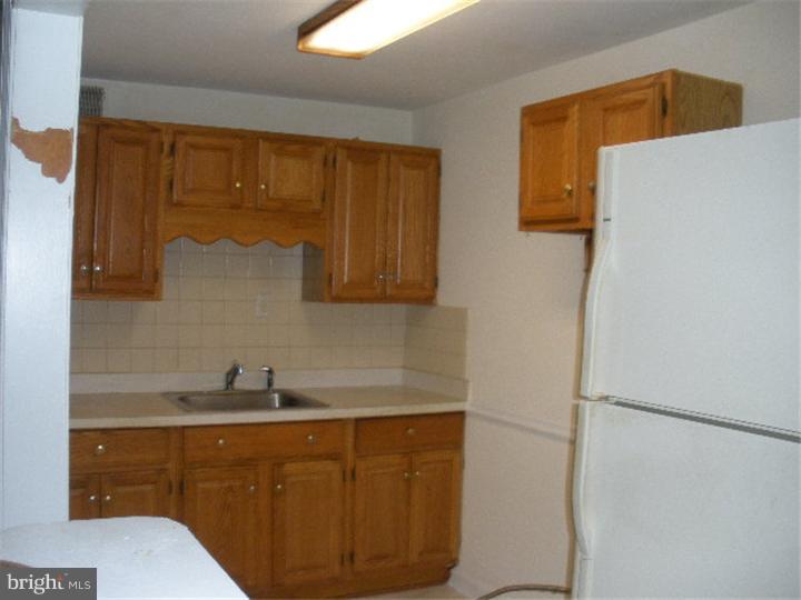 149 Golf Road Darby, PA 19023 - Photo 5 of 9 Kitchen