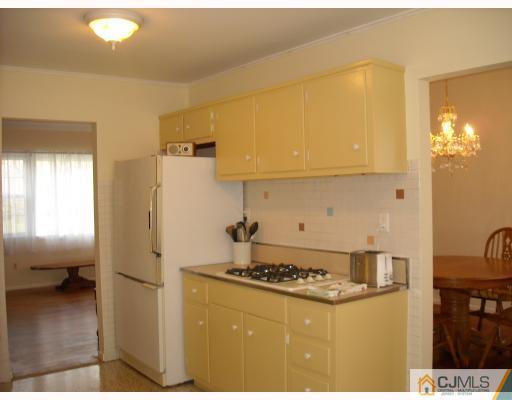 16 Snowden Road East Brunswick, NJ 08816 - Photo 4 of 10 Gallery Image 4