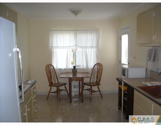 16 Snowden Road East Brunswick, NJ 08816 - Photo 5 of 10 Gallery Image 5