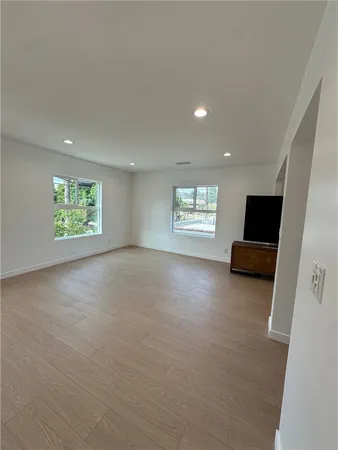 $3,950 | 1611 East Glenoaks Boulevard, Unit 1611 1/5, Glendale, CA 91206