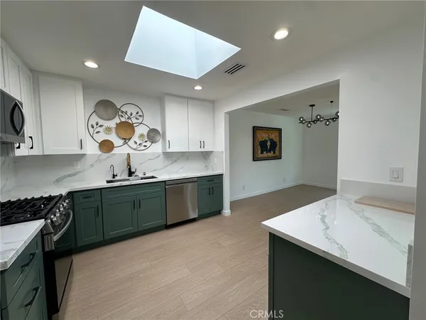 $3,950 | 1611 East Glenoaks Boulevard, Unit 1611 1/5, Glendale, CA 91206