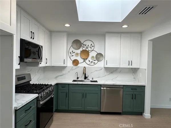 $3,950 | 1611 East Glenoaks Boulevard, Unit 1611 1/5, Glendale, CA 91206