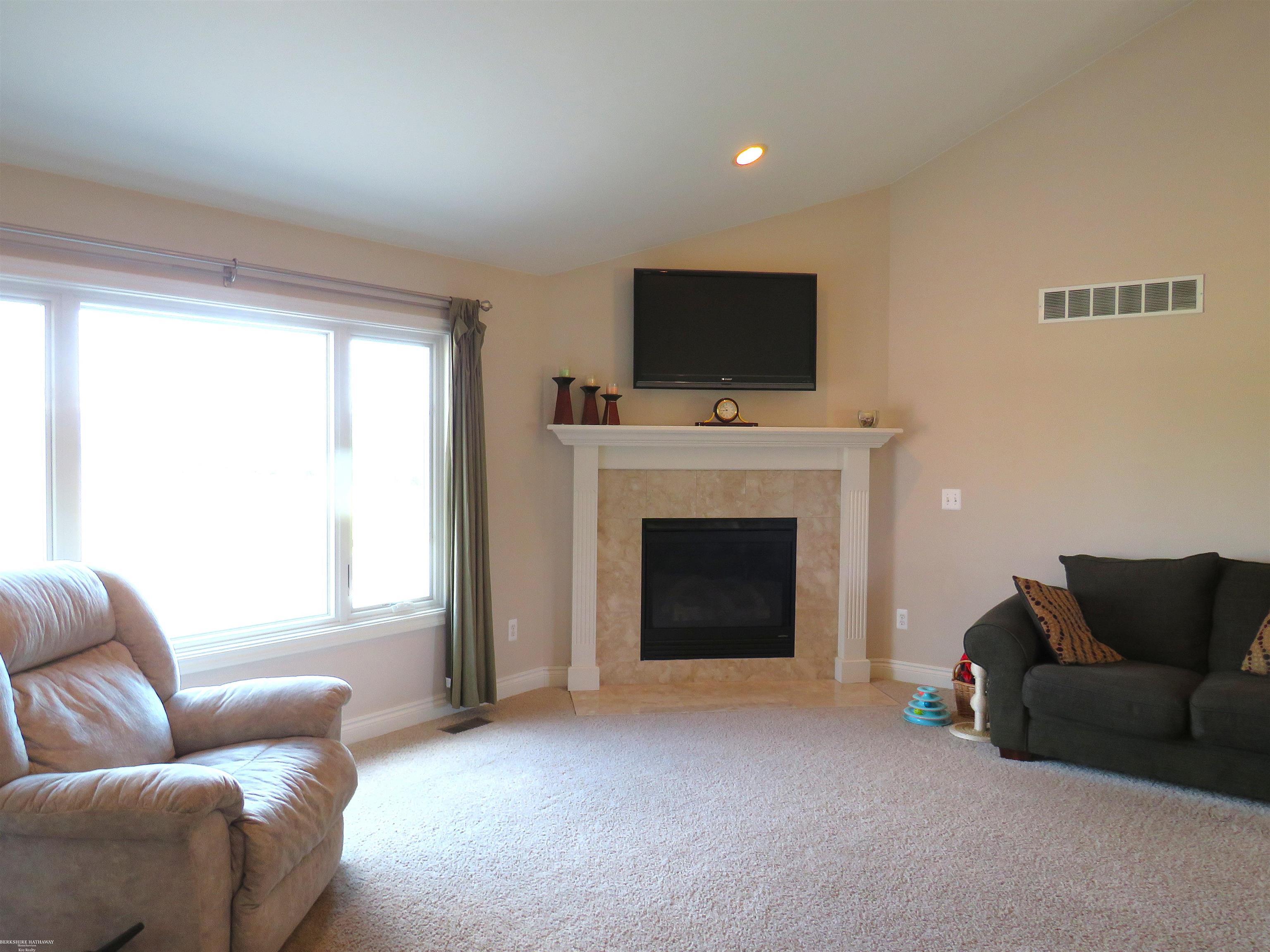 17201 Armada Center Road Armada, MI 48005 - Photo 7 of 33