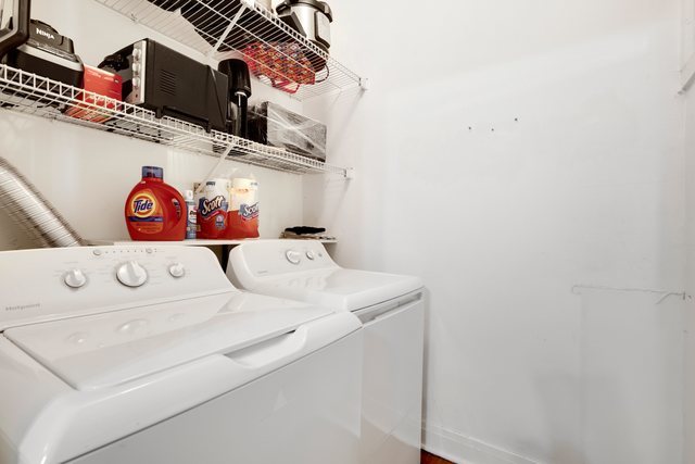 2961 North Halsted Street, Unit 3 Chicago, IL 60657 - Photo 18 of 19 a utility room with dryer and washer