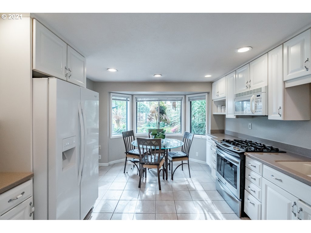 1040 Rafael Avenue North Keizer, OR 97303 - Photo 15 of 32 Gallery Image 15