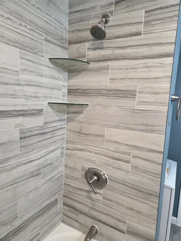 $1,400 | 619 13th Street, Unit 2, Galveston, TX 77550