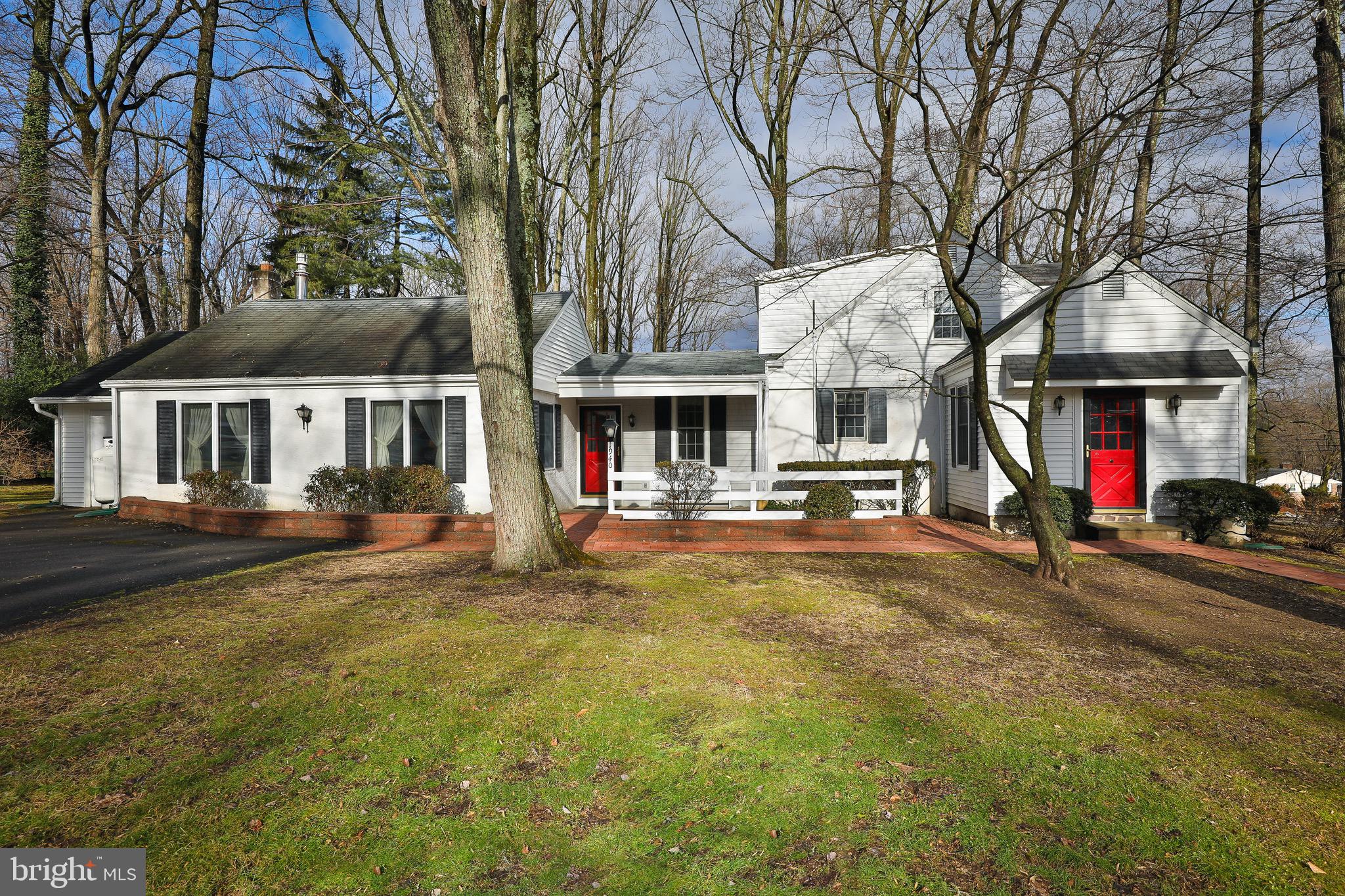 1940 Terwood Road Huntingdon Valley, PA 19006 - Photo 3 of 38 Gallery Image 3