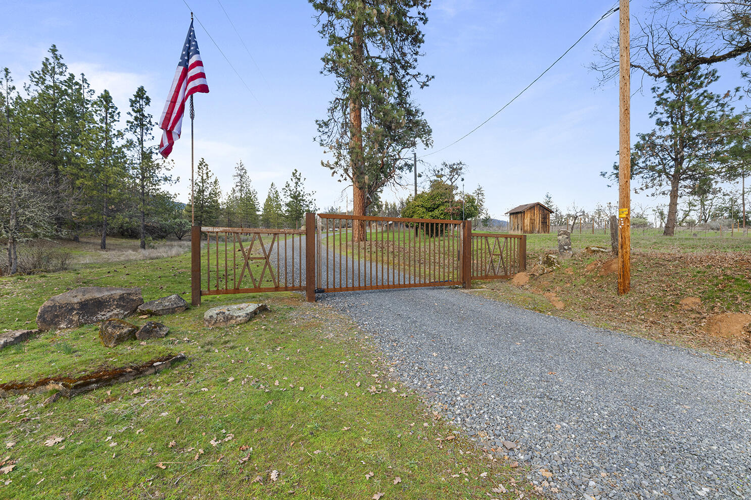 1052 Holcomb Springs Road Gold Hill, OR 97525 - Photo 61 of 65 Gated Entry with Gravel Driveway