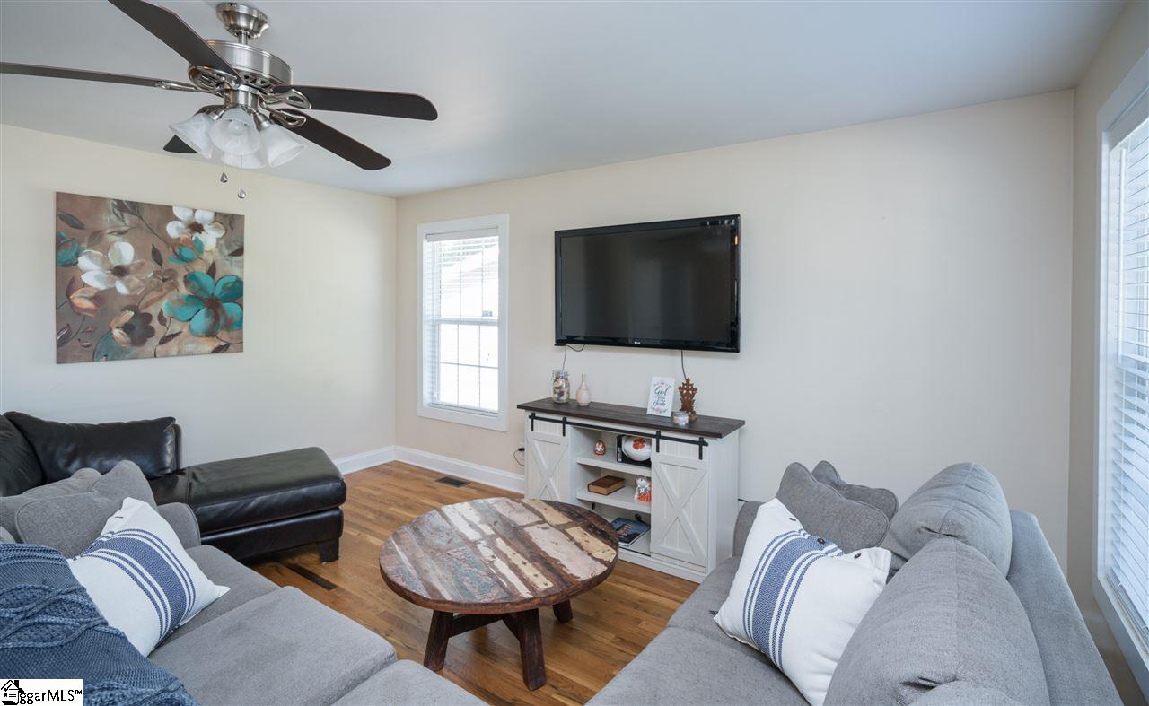 111 Brunson Street Greenville, SC 29607 - Photo 4 of 29 Gallery Image 4