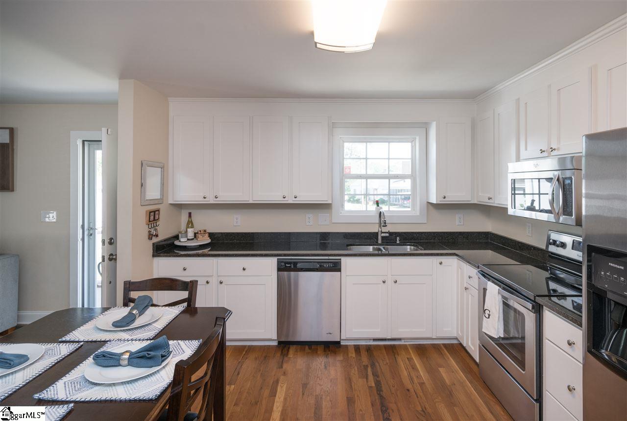 111 Brunson Street Greenville, SC 29607 - Photo 9 of 29 Gallery Image 9