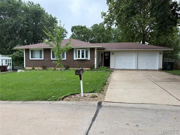 $320,000 | 1346 Blue Ridge Drive, St. Peters, MO 63376