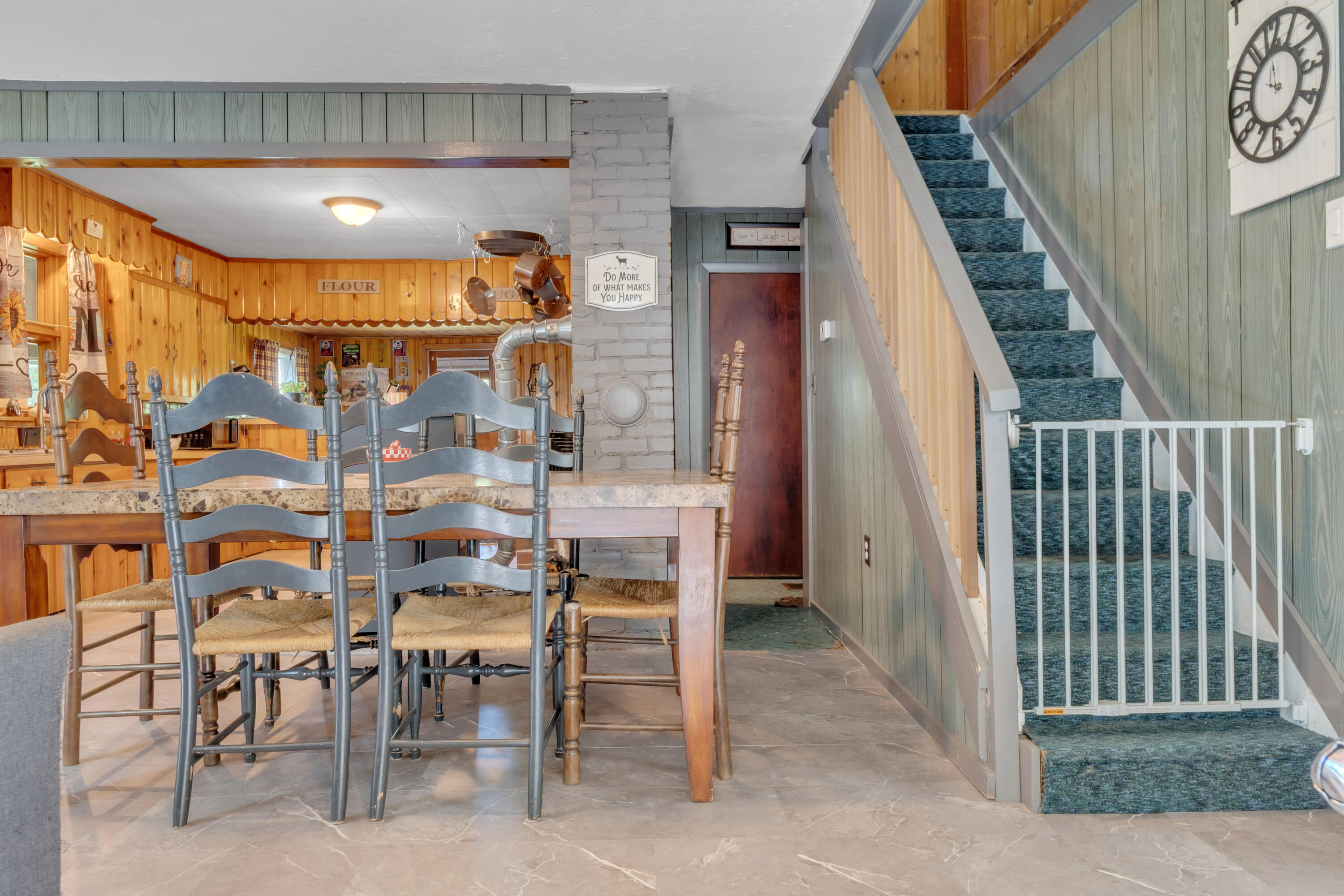 113 River Road Dresden, ME 04342 - Photo 4 of 63 Entrance / Dining