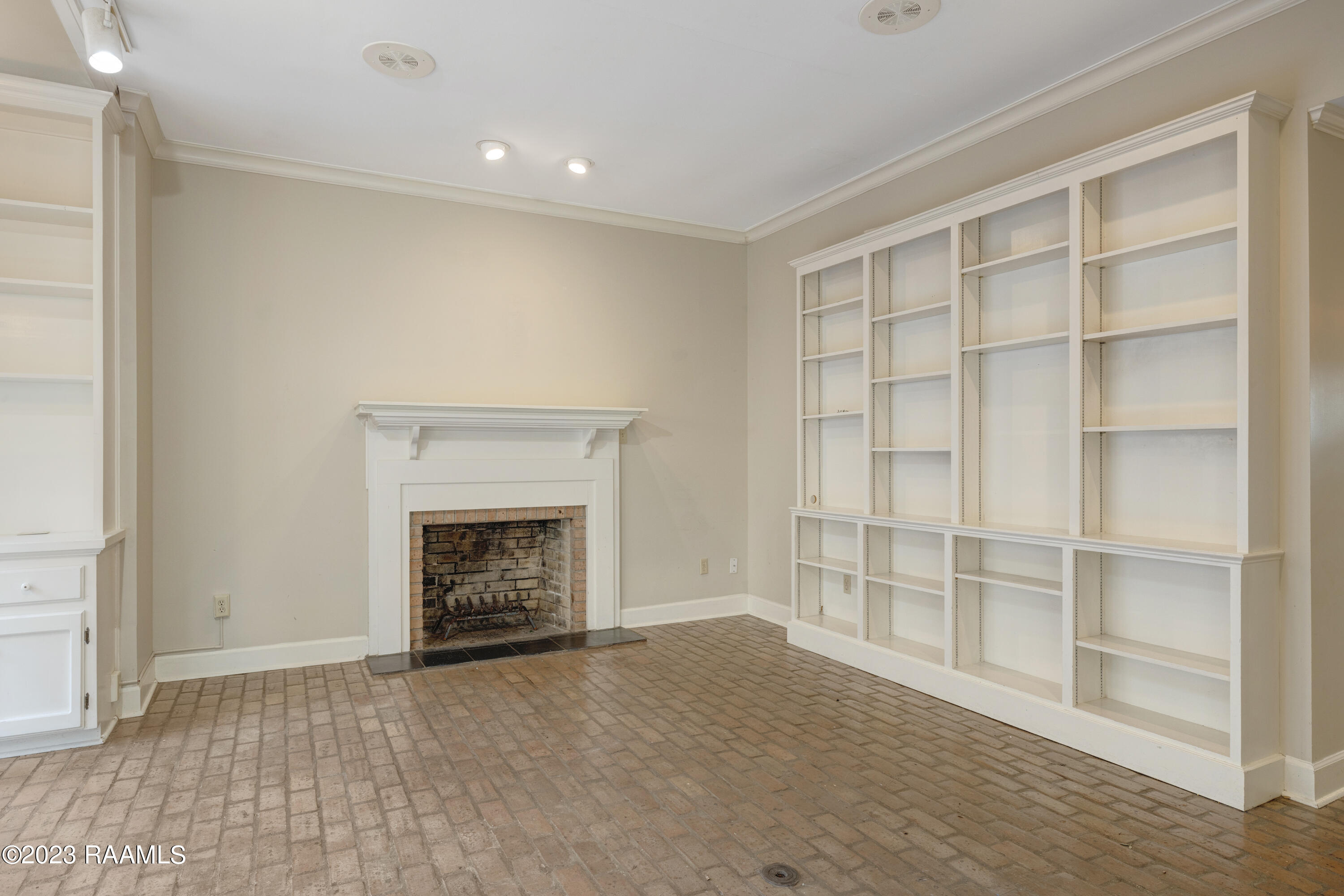 246 Grand Lafayette, LA 70503 - Photo 4 of 23 246 Grand Ave-4