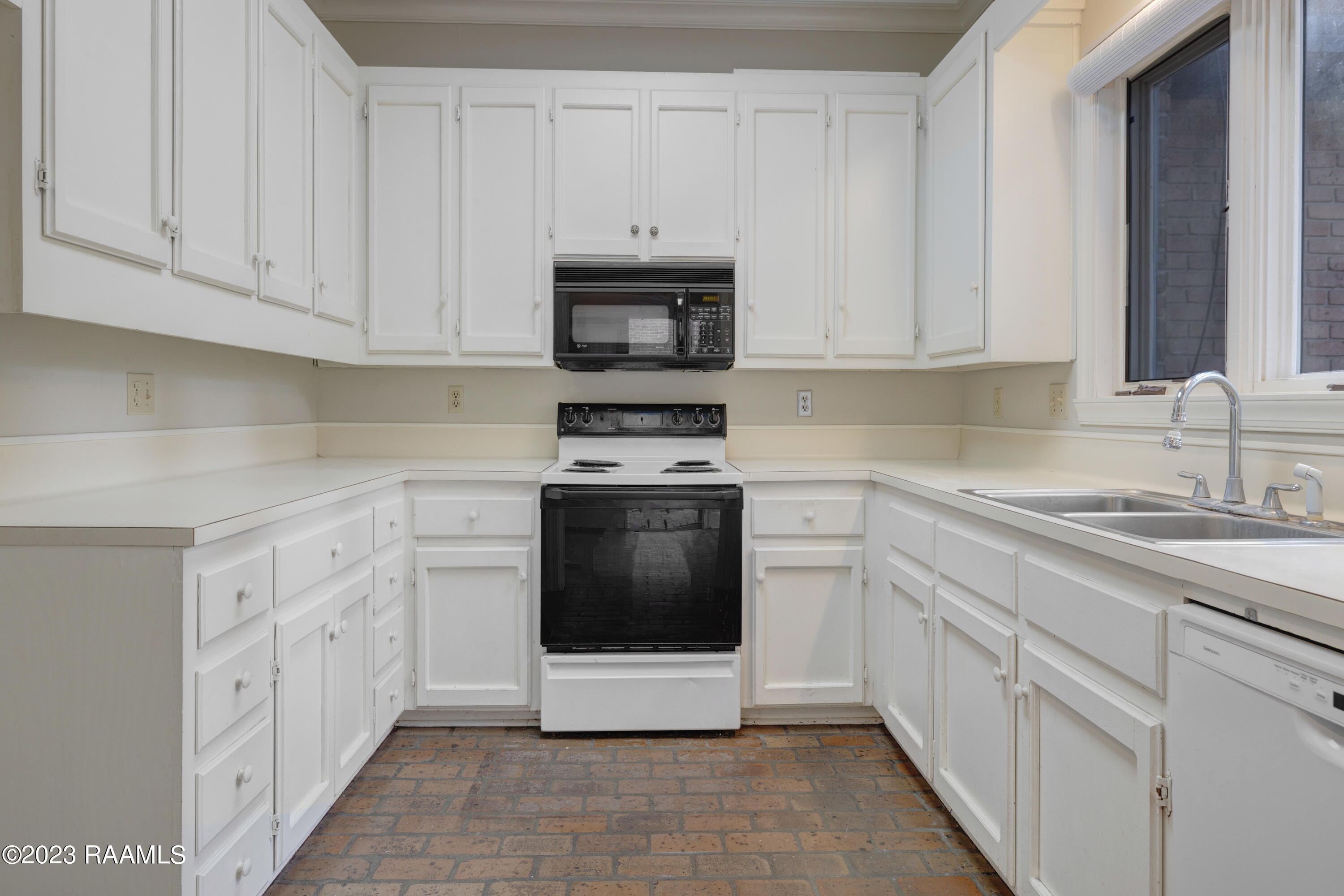 246 Grand Lafayette, LA 70503 - Photo 9 of 23 246 Grand Ave-9