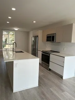 $460,000 | 2561 Northeast 193rd Street, Unit 1208, Miami, FL 33180