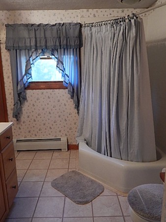9 Bullard Road North Brookfield, MA 01535 - Photo 5 of 11 Gallery Image 5