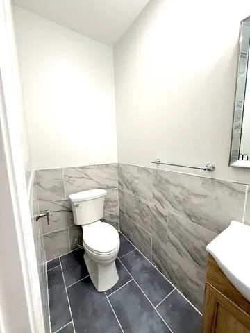 $3,200 | 1343 West Rosedale Avenue, Unit 2, Chicago, IL 60660