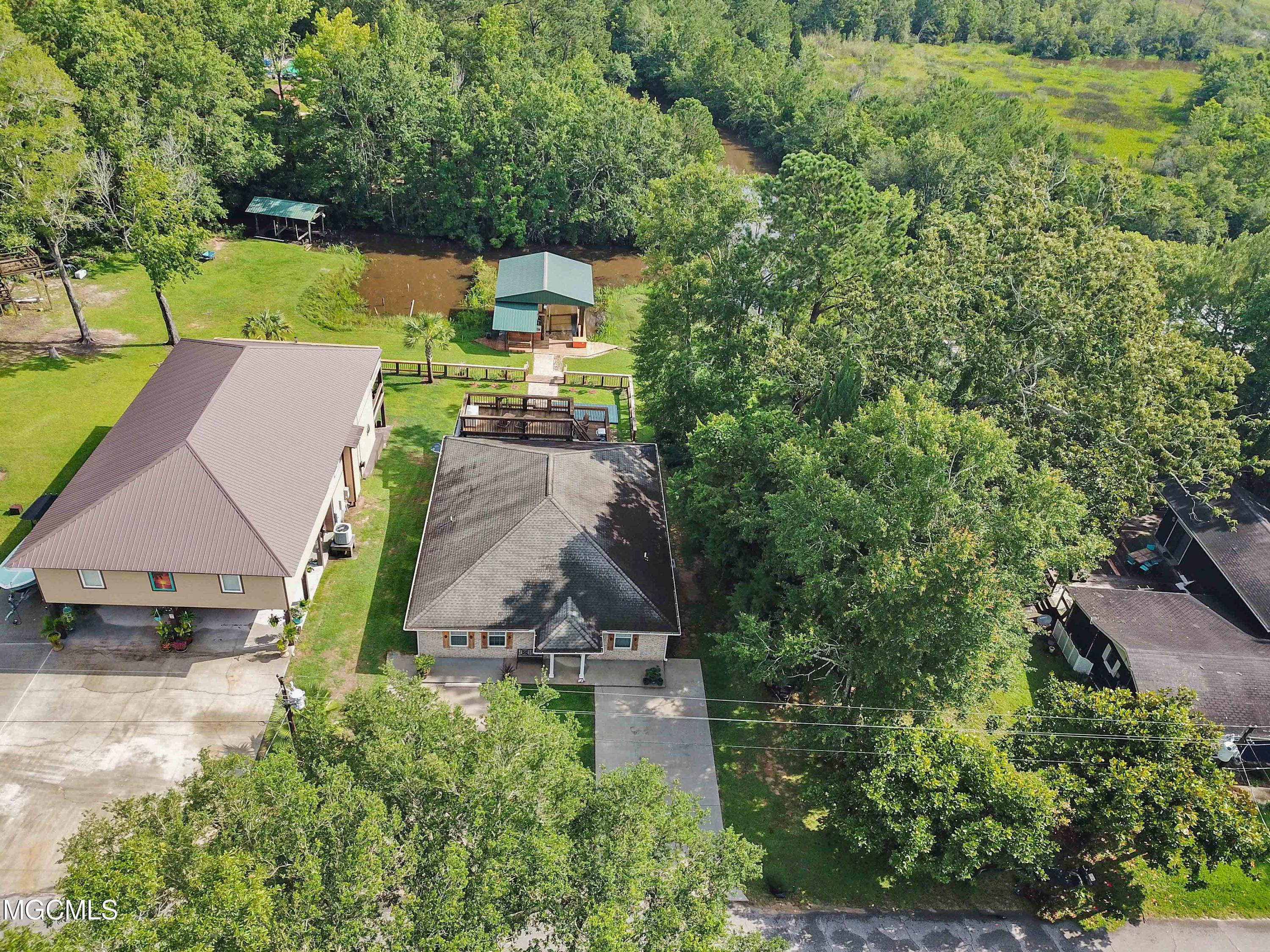 808 Roys Road Gautier, MS 39553 - Photo 33 of 40 033